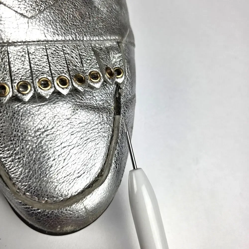 Cole Haan Pinch Stitchlite Fringe Slide in Metallic Silver Crackle, Size 8.5B